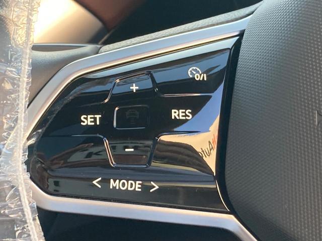 同一車線内全車速運転支援システム「Travel Assist」機能を装備。前を走行中の車両に一定の間隔で追従停止発進を自動で制御し、走行中の安全確保と疲労軽減に効果があります。