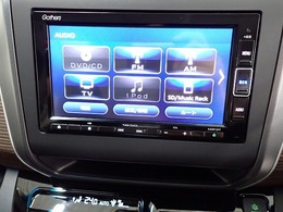 ホンダ純正ナビなのでダッシュボードにスッキリと収まっています。土地勘の無い所でも道に迷わず安心ですね！。AVも色々視聴でるのでドライブも楽しくなりますよ！