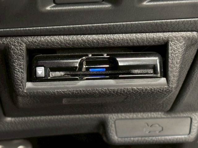 【ETC】で高速道路もスムーズに乗り降り可能で、ご納車直後からの遠距離ドライブも可能です。