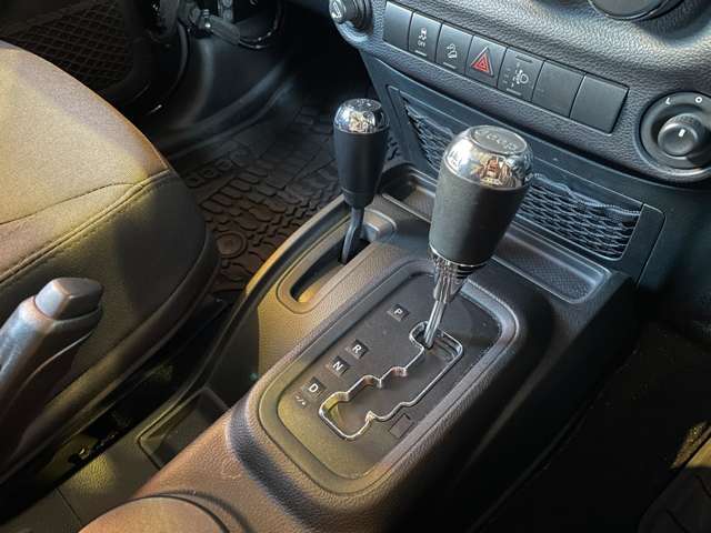 ご遠方の場合でも、下取り車両の金額を概算でお出しすることは可能でございます。車検証をお手元に、走行距離をご確認の上お問い合わせくださいませ。