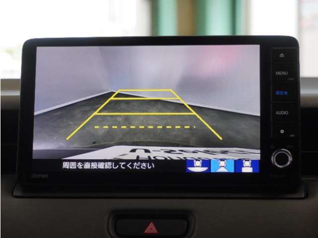 ◆バックカメラ◆リバースにするだけで映ります、後方の安全確認や、狭い駐車場での車庫入れ、雨の日や夜間など視界の悪い時に便利です！安全にバックする為には欠かせない装備です。