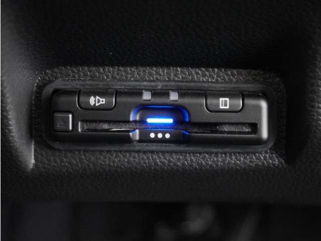 今や必需品の◆ETC車載器　装備車◆　有料道路を利用する際にスムースに通過でき、わずらわしい料金支払いから開放されます！
