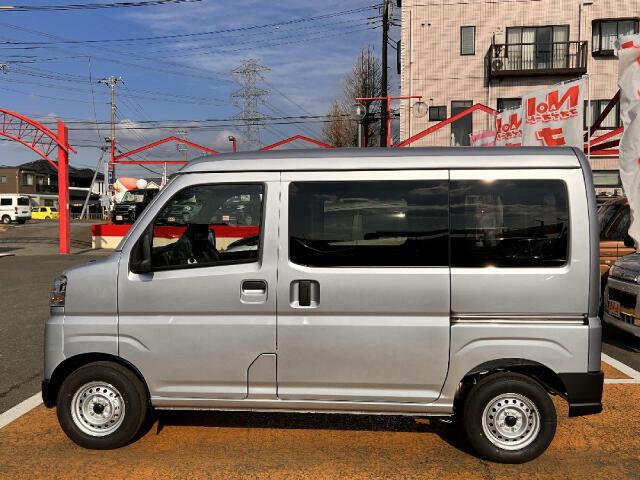 ☆当店は茨城県内に18店舗の営業所を構えております！車検・整備・板金・保険とお車の事は全てナオイオートにお任せ下さい！また、全車に1年保証が付きます！最長の2年保証も承ります！お気軽にご相談して下さい！