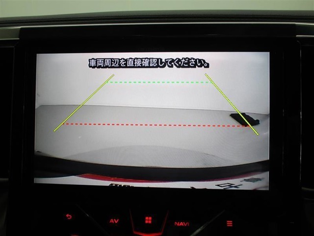 バックガイドモニターで、後方を確認しながら安心して駐車することができます。運転初心者も熟練者も必須の機能ですよ！