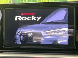 【純正9型ナビ】人気の純正ナビを装備。オーディオ機能も充実しており、Bluetooth接続すればお持ちのスマホやMP3プレイヤーの音楽を再生可能！毎日の運転がさらに楽しくなります！！