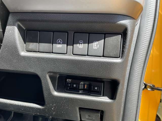 両側オートスライドドア装備！運転席やドアのスイッチ、リモコンキーでも開閉操作できるので便利ですよ！