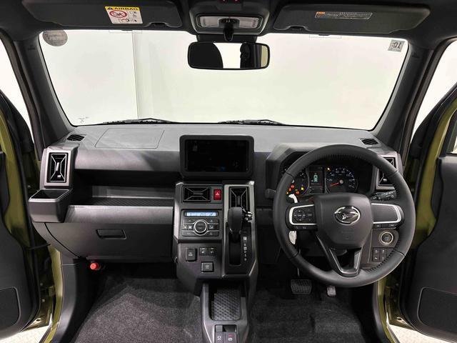 美しいデザインの運転席空に加えてUV＆IRカット機能付きフロントガラスの面積や位置取りが良く、前方・右前・左前方向の視認性がいいですよ！