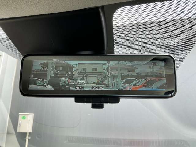 荷物をたくさん載せても後ろの確認が出来る便利なスマートルームミラー！