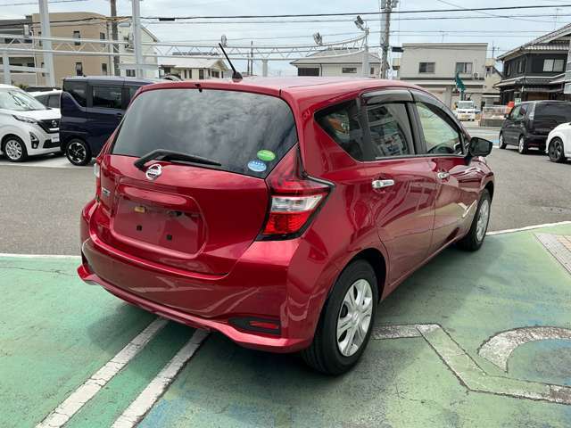 衝突被害軽減ブレーキや前後踏み間違い防止アシストなど安全装備も充実しています。