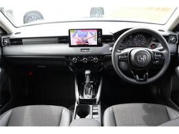 前席全体　目線も高く広い視界で安心して運転することができますね！