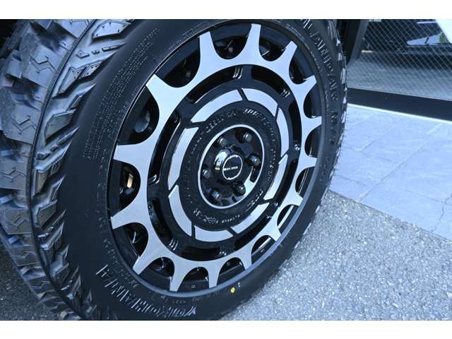 ■新作の20インチホイール+ブロックタイヤを装着！