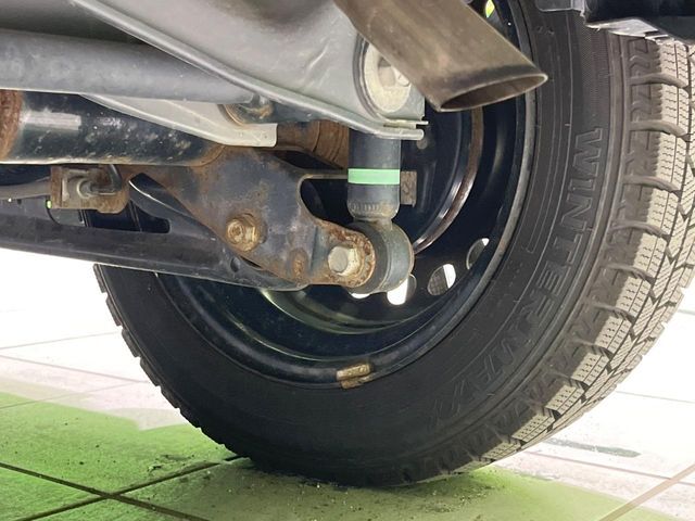 お車を安心してお乗りいただく為には、足回りの定期点検が欠かせません。サービスサポート（有償保証）では無料点検もご提供しており、安心のカーライフをお過ごしいただけるサポート体制が整っています。