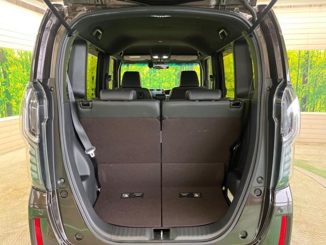 『車を購入した後の車検やメンテナンス、キズを直す板金、事故受付まで承ります。愛車についてのご相談はすべて当店にお任せください。』