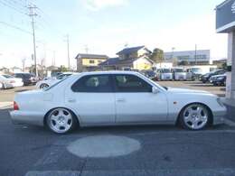 低価格を実現する為、微細な傷などは修理せずに展示してある場合がございます。できるだけご説明させていただきますがご不明な点がございましたらスタッフまでお問い合わせください。