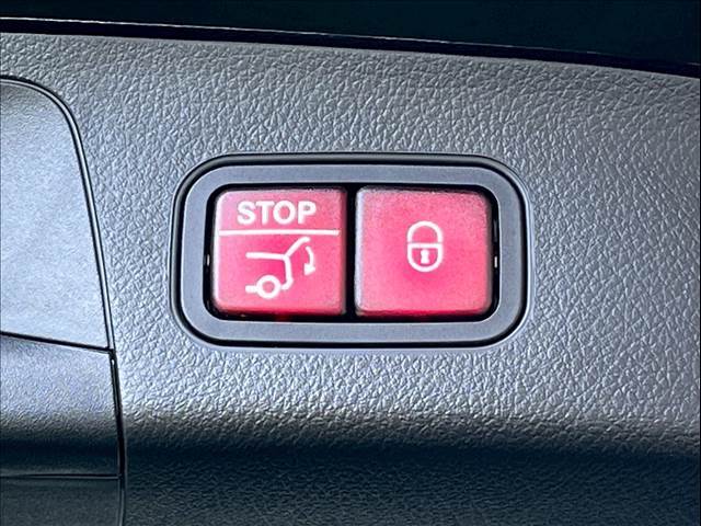 ボタン一つでリアゲートの開閉が可能な「パワーバックドア」を装備しています。