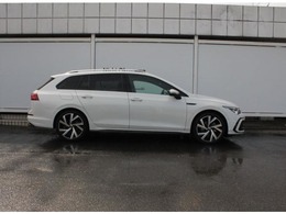 スマートなのに実用的！上質なステーションワゴンです♪