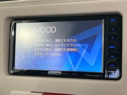 【ナビゲーション】目的地までしっかり案内してくれる使いやすいナビ。Bluetooth接続すればお持ちのスマホやMP3プレイヤーの音楽を再生可能！毎日の運転がさらに楽しくなります！！