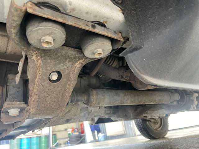 もちろん一般乗用車の取扱いも豊富です！スーパーピットダイハツ店として新車・登録済未使用車から商業車まで幅広く在庫しております！詳しくは販売店紹介ページの系列店一覧にてご確認ください！