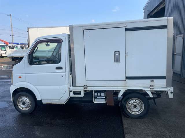 10人乗りハイエースから29人乗りバスのレンタカーも行っております！1日限りも大歓迎♪学校や施設など様々な法人様お待ちしております！他にもダンプ・ユニック車・特殊車両などもお任せください！