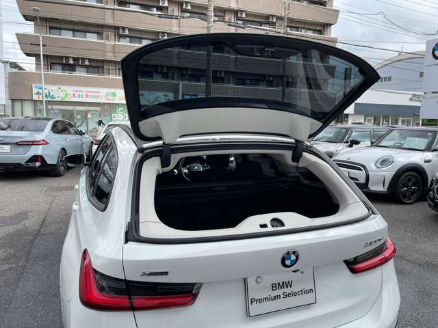 ご納車前には、BMWを熟知したメカニックによる100項目の点検・整備を行います。不具合箇所、交換時期に達している部品に関しましては、全て当社負担で交換してからのご納車となります。