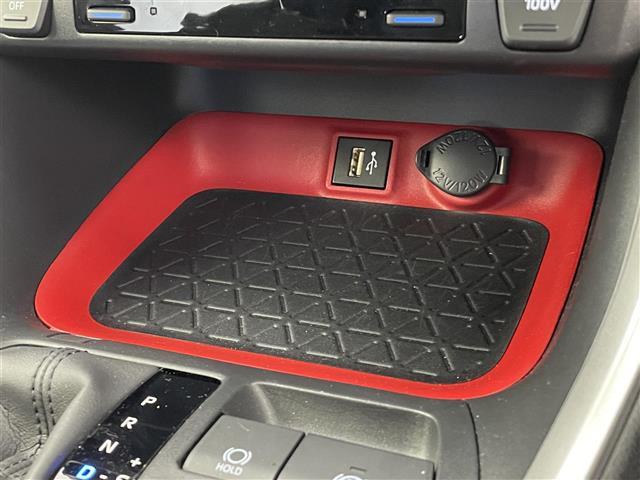 【運転席操作部】快適なドライブを楽しむための機能が装備されています！運転席から触れるので、使いやすいです！除菌プランいれていただくと、さらに清潔で安心していただけます！
