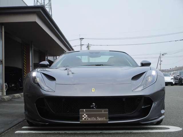 希少なお車が入庫しました！！812GTS！！V12NAエンジン！！別の場所に保管している可能性もありますのでご来店の際は事前にご連絡ください！！