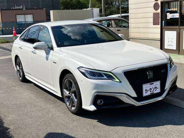 中古車はもちろん、新車販売、整備にも力を入れております。ご購入後も末永くお付き合いを頂けますよう努めております。
