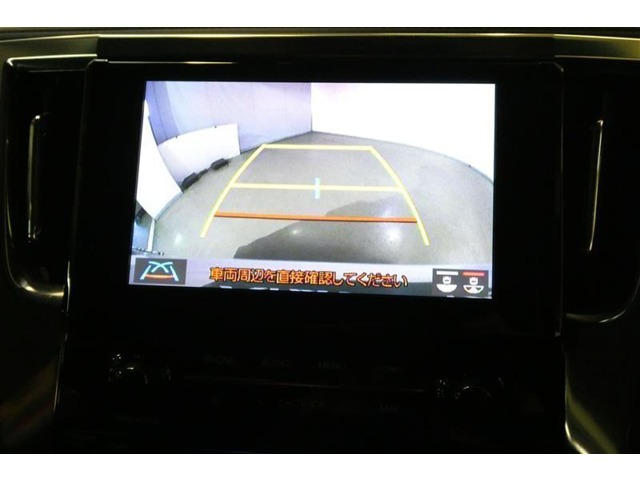 バックギアに入れると、このように後方が映し出されます！最終確認はご自身の目と耳で必ず行ってください！安全第一で！