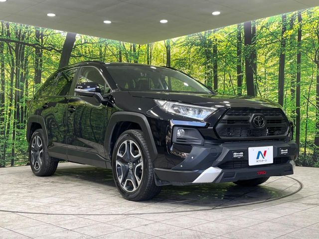 大好評のボディコーティング「弾スプラッシュコート」もご納車までに施工可能。通常のガラスコートと異なる、耐久年数6年の無機質ガラスコーティングが、ボディをキレイな状態に保ってくれます。