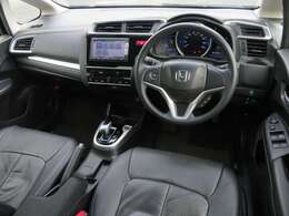 GP5系ホンダのフィット、後期モデル入荷！レギュラーで走行するハイブリッド車です。車両重量1130kg・JC08モード燃費は33.6km/L・直列4気筒エンジン・110馬力のお車です（※カタログ参照）