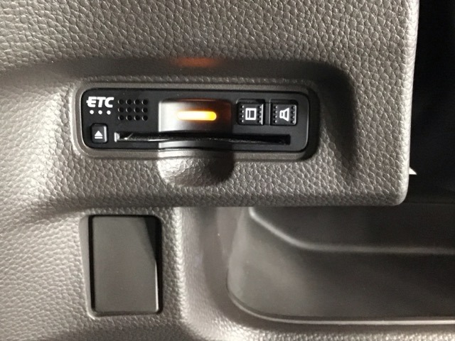 ETC付いてます。ETCが使用可能な道路通行料はキャッシュレスでスマートに走行できます。再セットアップして納車致します