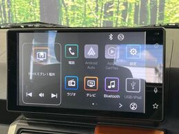 【9型ディスプレイオーディオ】お持ちのスマホやMP3プレイヤーとの無線接続で音楽再生が可能！コードで繋ぐわずらわしさも無く、手軽にお気に入りの音楽を楽しめます。