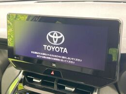 【12.3インチワイドナビ】高級感とインパクトのある大型ワイドナビを装備。各種オーディオ操作はもちろん、横長ワイド画面でのマップ2分割表示など、利便性も高いナビです♪