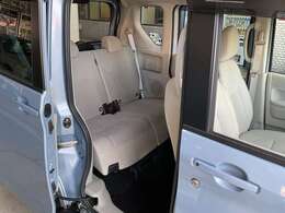 後ろもゆったりくつろげます。