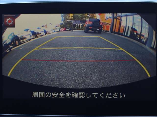 【地デジ視聴可能】純正SDナビ搭載ですので道に迷うことなく楽しくドライブ！バックカメラも装備で駐車もラクラクです★