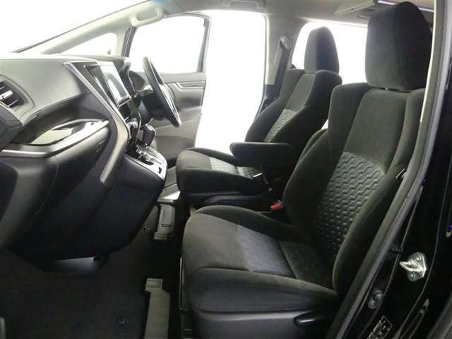 助手席も広々しており快適です！