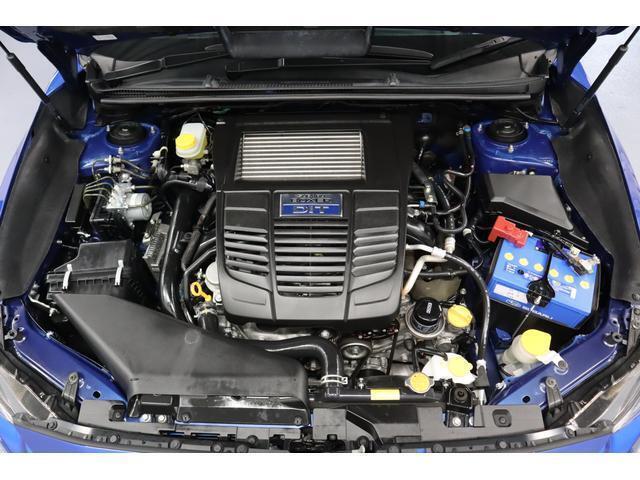 水平対向エンジン。SUBARUが理想のパワーユニットとして長年にわたり磨き続けているBOXERエンジン。軽量コンパクトで 低重心。