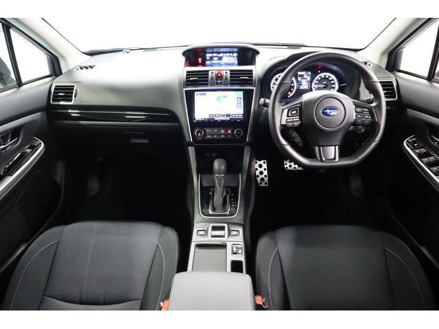 インターフェースには ドライバーがより運転に集中できるよう さまざまな配慮が尽くされています。