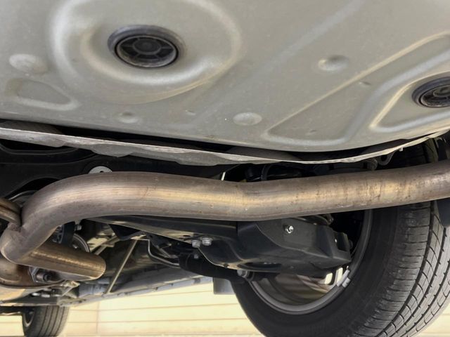 お車を安心してお乗りいただく為には、足回りの定期点検が欠かせません。サービスサポート（有償保証）では無料点検もご提供しており、安心のカーライフをお過ごしいただけるサポート体制が整っています。