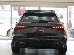後続車両から長く見られるリヤスタイルも、Audiらしく上品で洗練されたデザインで見る人を惹きつけます。