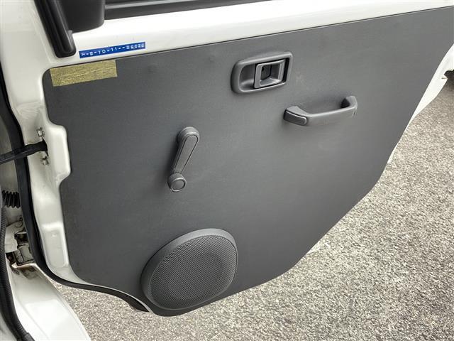 【窓操作部】軽い力で、窓を開けたり閉めたりすることができます！掲載箇所以外にご希望の写真がございましたら、お気軽にお問い合わせ下さい！メールや郵送でお送りさせていただきます。