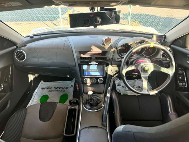 BLIDEフルバケットシート、NARDIステアリング、ワークスベルのクイックリリースボス、カロッツェリアナビ、Defi追加メーターが入っています！