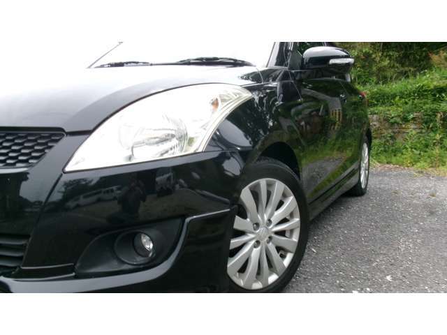 全車両保証無しで販売しておりますが、納車してすぐのトラブルはできる限り対応させていただきます。ただ、県外の方は対応できませんのでカーセンサーアフター保証半年版をお付けいただくことをオススメ致します。