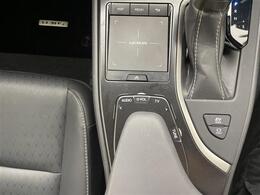 【シフトレバー】シフトも操作しやすく快適なドライブを楽しんでいただけます！