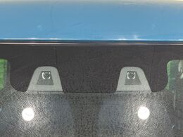 【スズキ　セーフティサポート】走行中に前方の車両等を認識し、衝突しそうな時は警報とブレーキで衝突回避と被害軽減をアシスト。より安全にドライブをお楽しみいただけます。