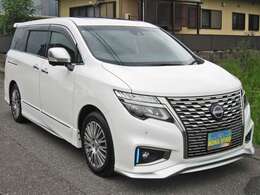 ★日産オリジナルナビゲーション（SDメモリータイプ、10インチワイドXGAディスプレイ、ナビAV2画面表示、フルセグ地デジ、BD/DVD/CD/SD/USB再生、音声認識機能、Bluetooth対応）