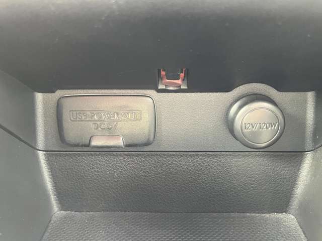 USB差込口/シガーソケット