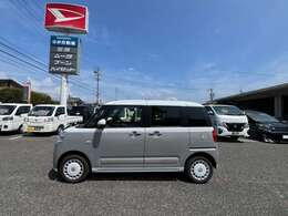 衝突被害軽減ブレーキ搭載。　自動車や歩行者などを検知して、ブレーキ操作がなく追突や衝突が避けられないとシステムが判断した場合に、被害を軽減するために自動的にブレーキが作動します。