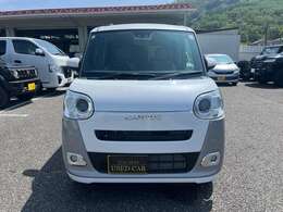 エクステリアは、ムーヴ キャンバスの特長であるスマイルフェイスをベースに、すっきりさせたフロントデザインに全体的に丸みを強調させ、艶（つや）やかさを表現したボディラインとした。