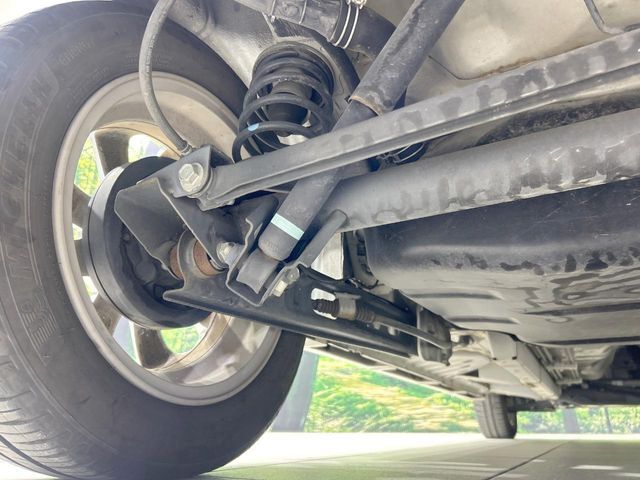 お車を安心してお乗りいただく為には、足回りの定期点検が欠かせません。サービスサポート（有償保証）では無料点検もご提供しており、安心のカーライフをお過ごしいただけるサポート体制が整っています。